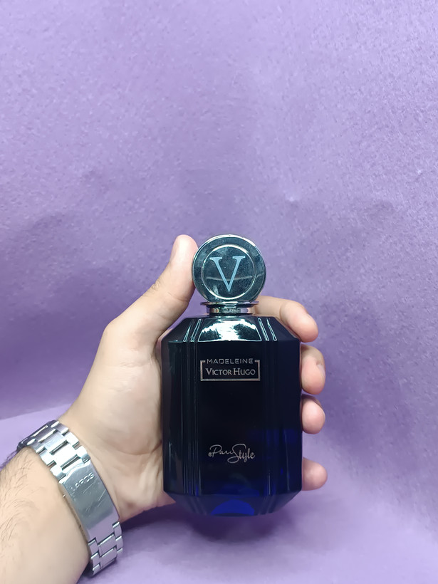 عطر ادوپرفیوم مردانه ویکتور هوگو مدل MADELEINE حجم ۱۰۰ میلی لیتر خنک تند